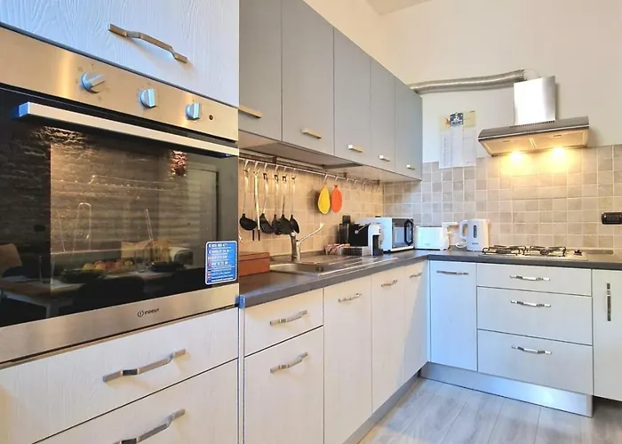 Holidhome - Werner - Moderna Con Garage Privato Vicino Fiera 维罗纳