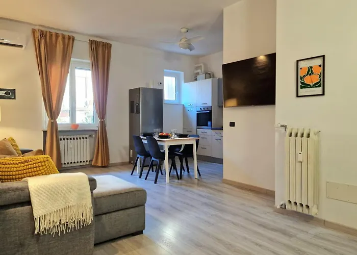 Holidhome - Werner - Moderna Con Garage Privato Vicino Fiera 公寓