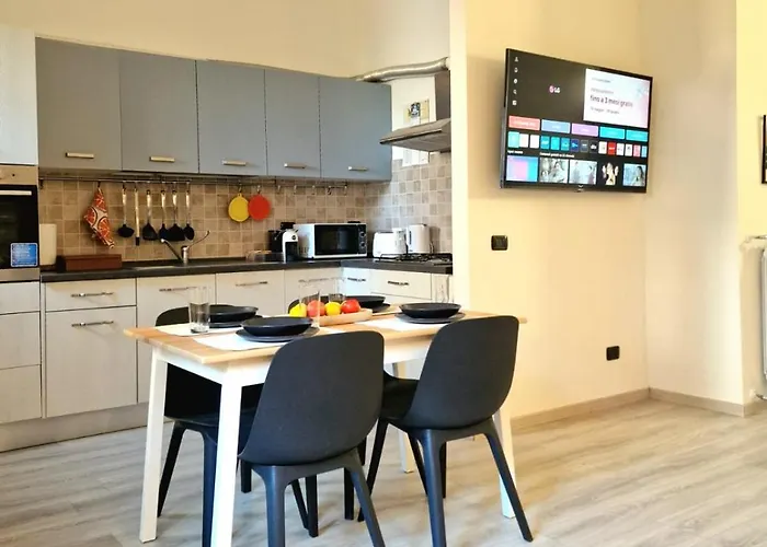 Holidhome - Werner - Moderna Con Garage Privato Vicino Fiera *